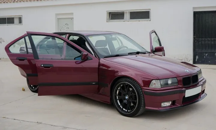 BMW 320