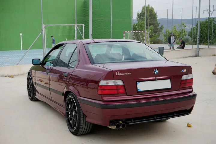 BMW 320