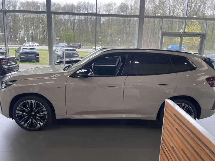 BMW X3 M50