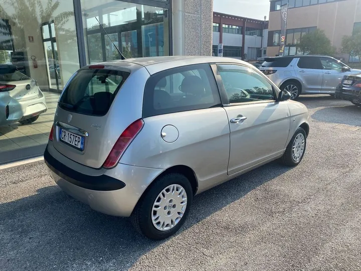 Lancia Ypsilon
