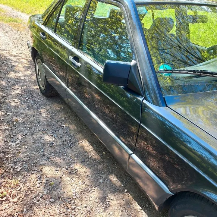 Mercedes-Benz 190