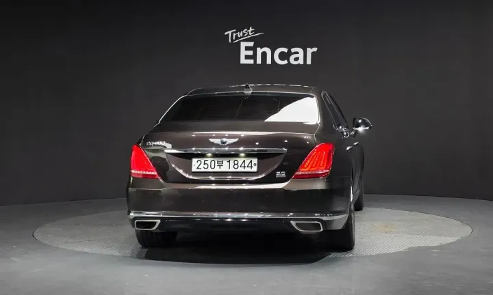Genesis EQ900