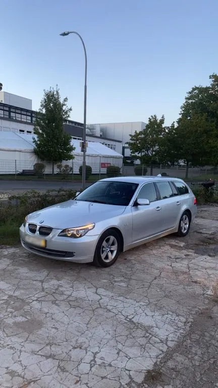 BMW 523