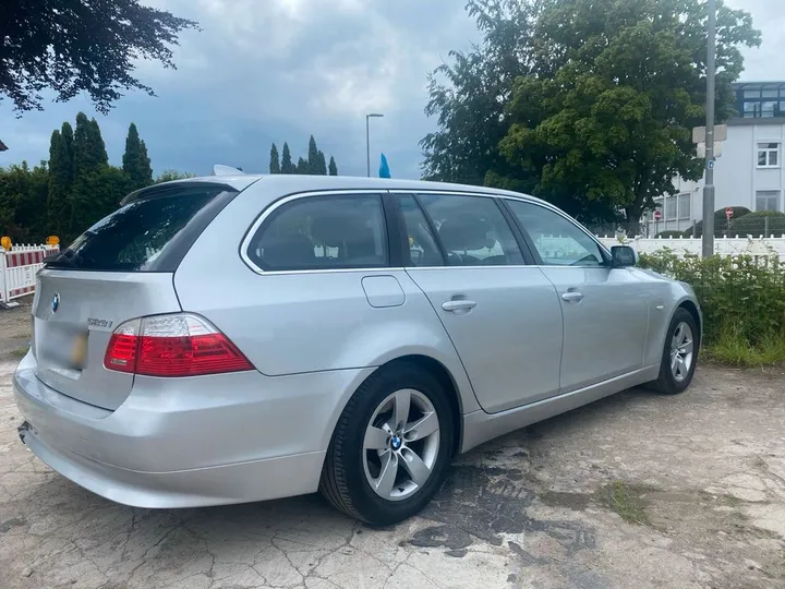 BMW 523