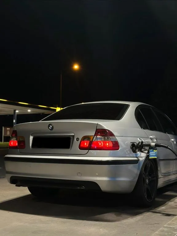 BMW 320