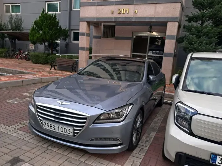 Hyundai Genesis