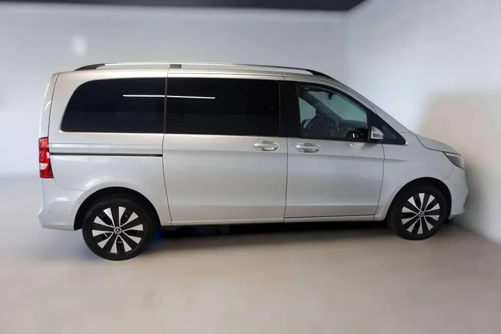 Mercedes-Benz V 220