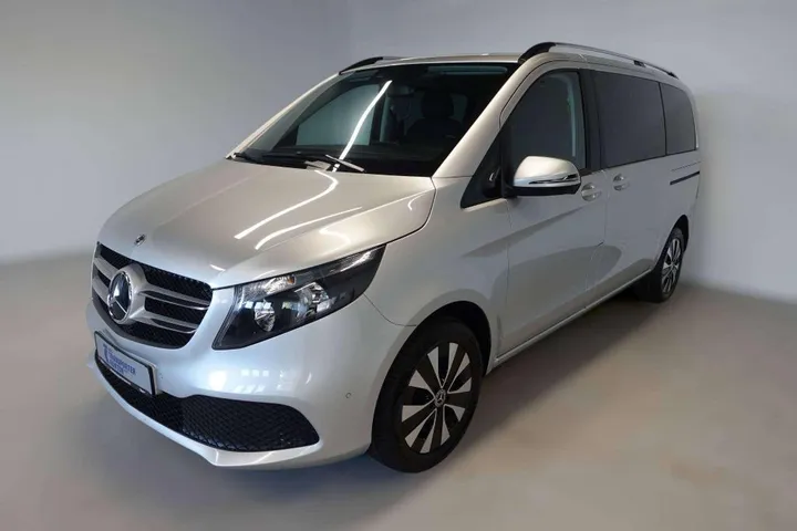 Mercedes-Benz V 220