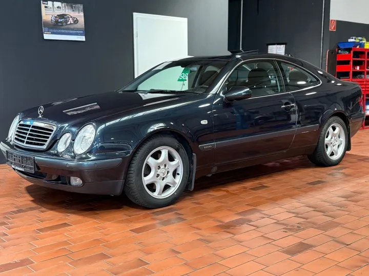 Mercedes-Benz CLK 320