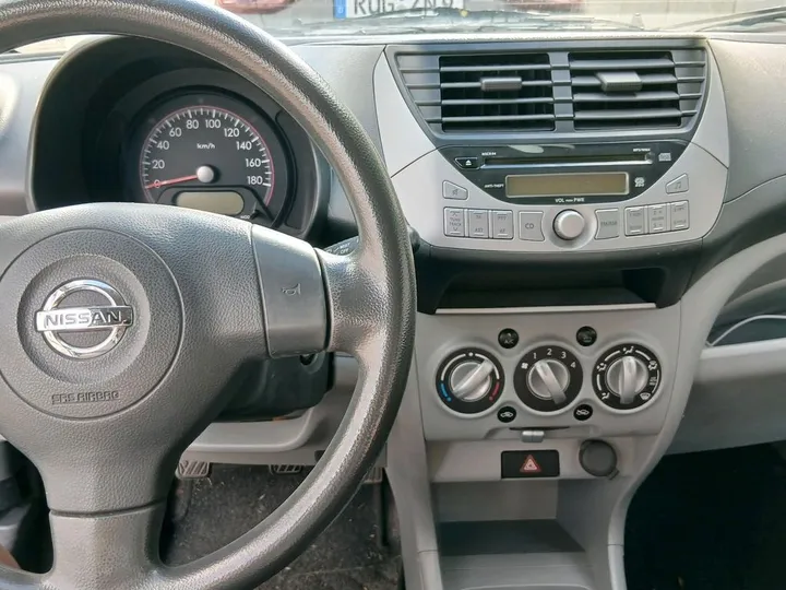 Nissan Pixo