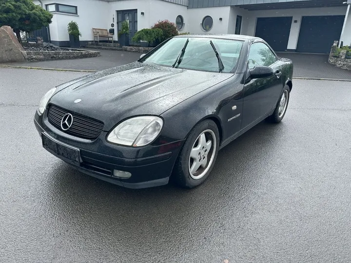 Mercedes-Benz SLK 230