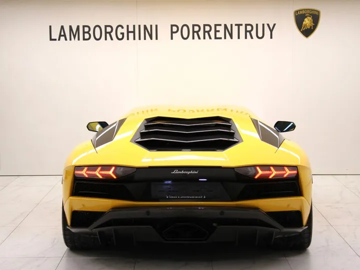 Lamborghini Aventador