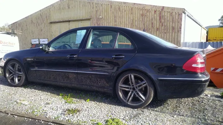 Mercedes-Benz E 200