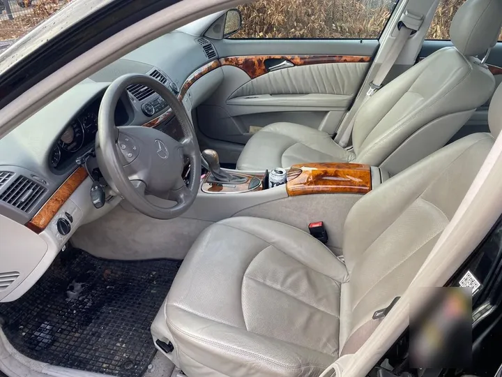 Mercedes-Benz E 200