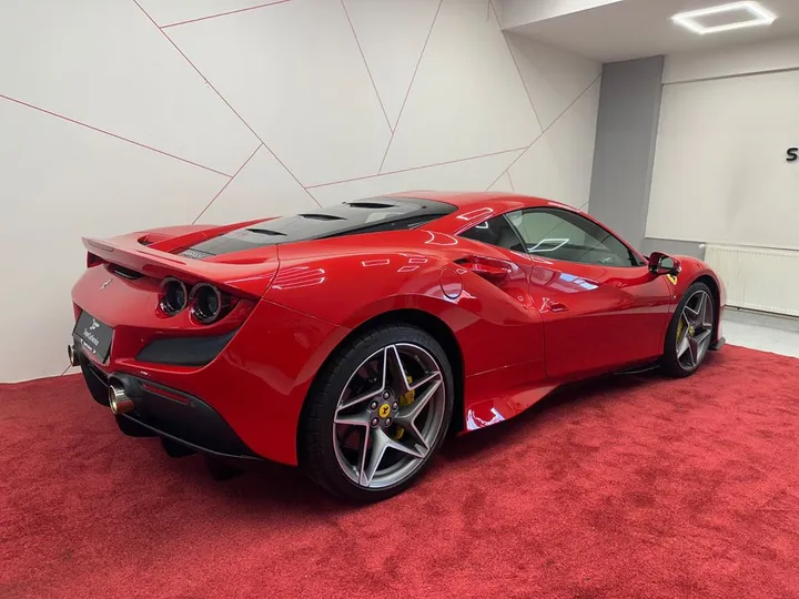 Ferrari F8