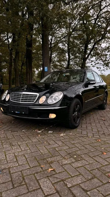 Mercedes-Benz E 200