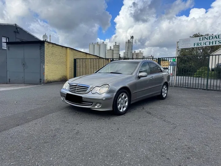 Mercedes-Benz B 220