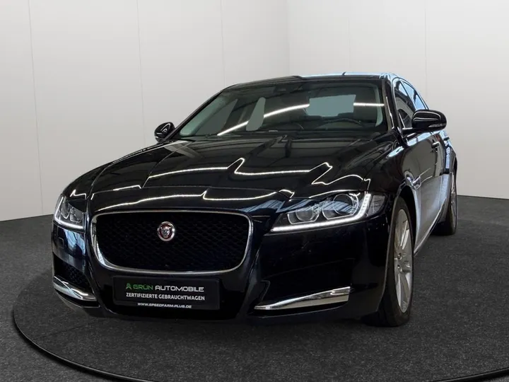 Jaguar XF
