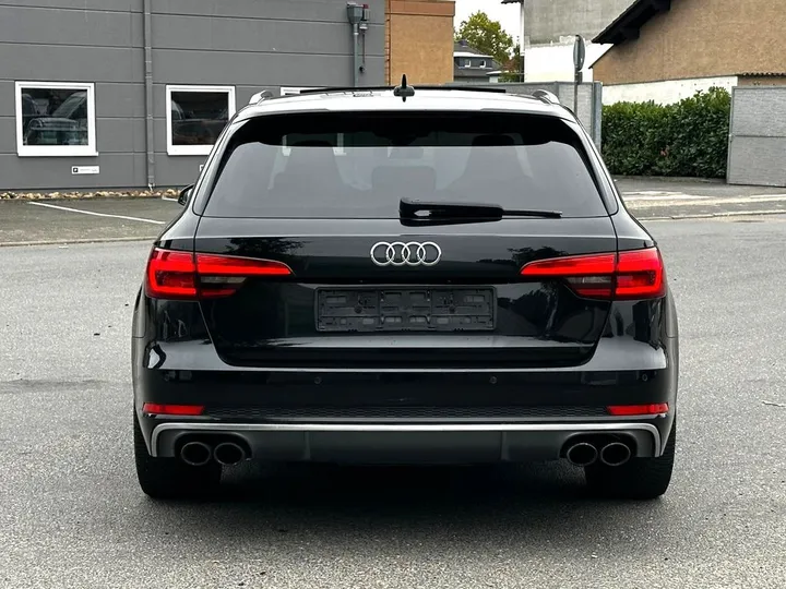 Audi S4