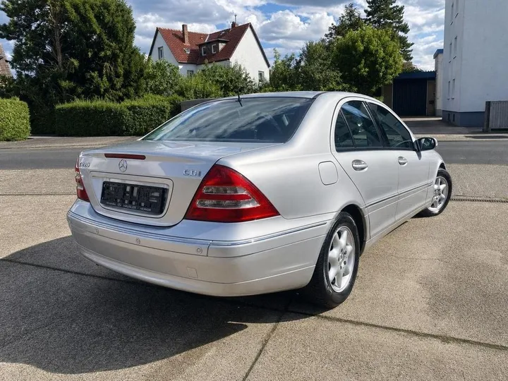 Mercedes-Benz C 220