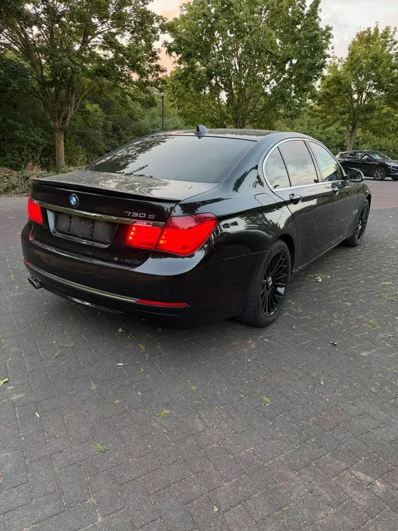 BMW 730