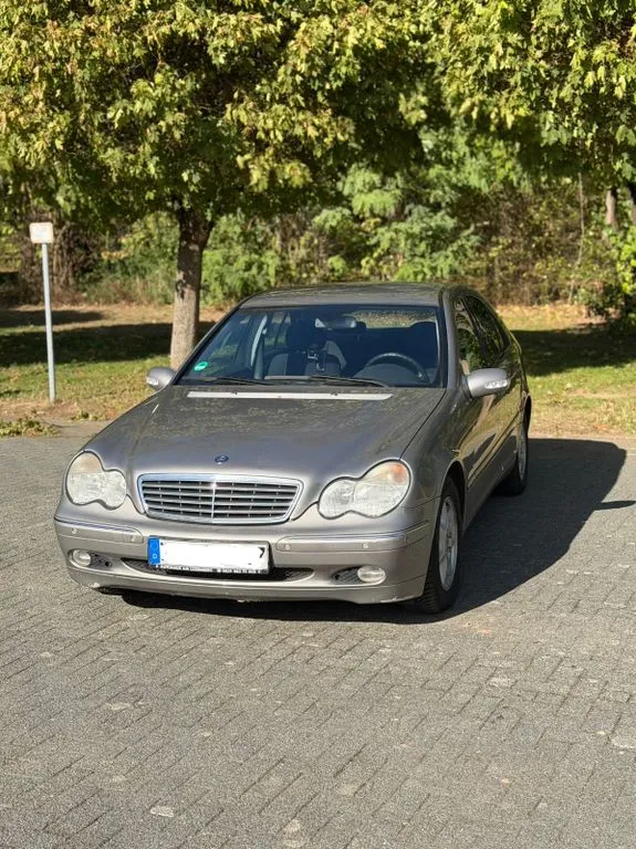 Mercedes-Benz C 220