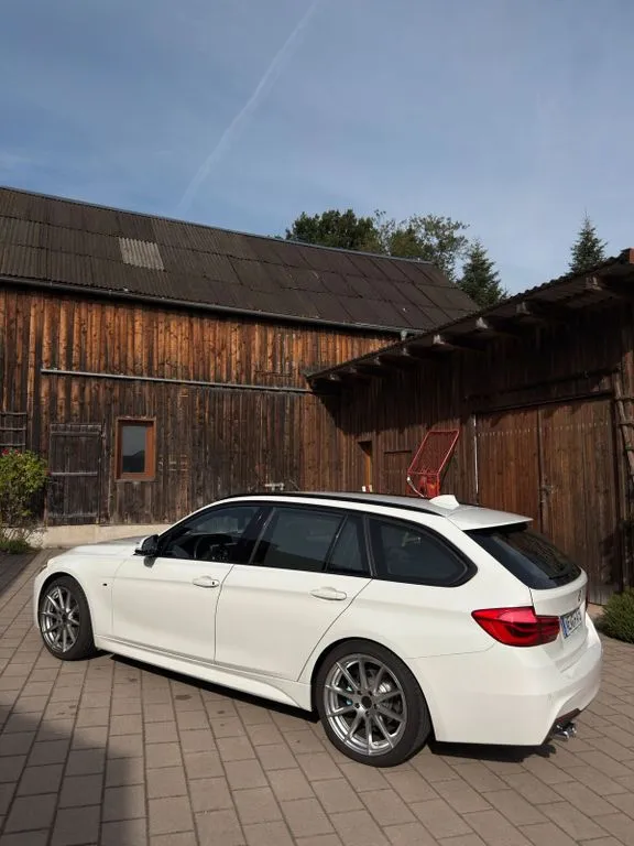 BMW 320