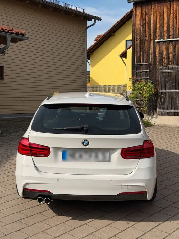 BMW 320