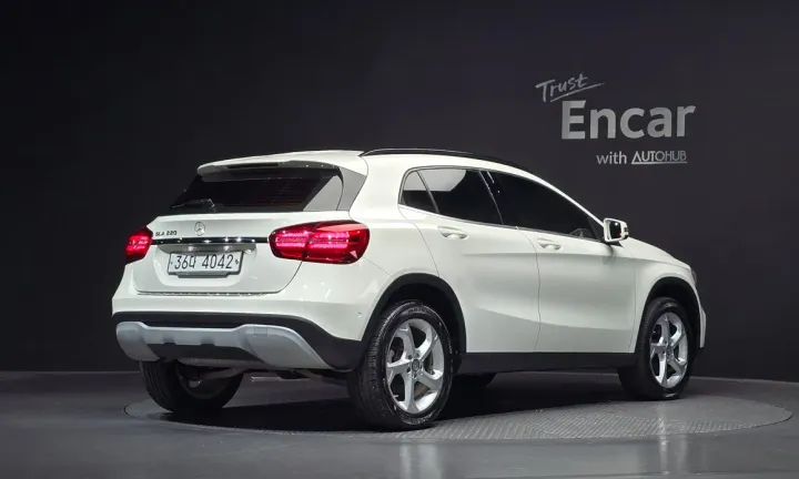 Mercedes-Benz GLA-Class