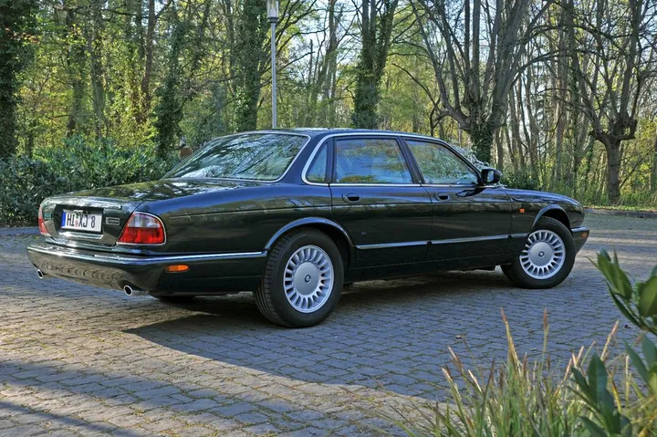 Jaguar XJ8
