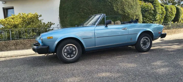 Fiat 124 Spider