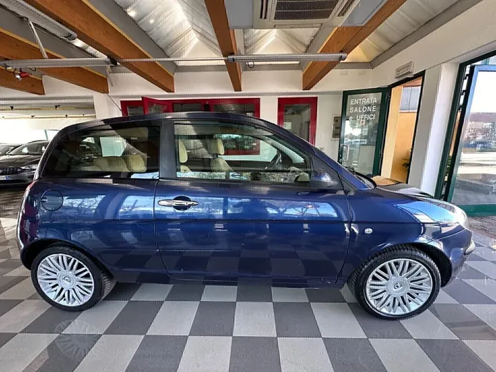 Lancia Ypsilon