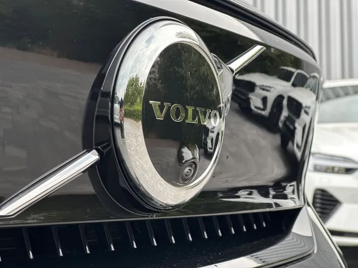 Volvo EX40