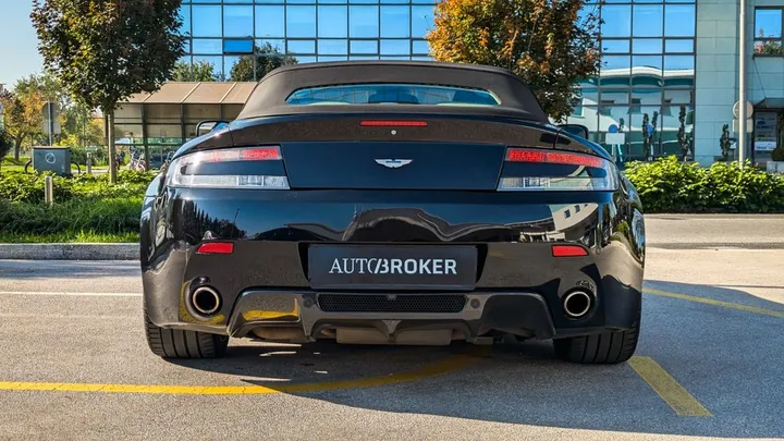 Aston Martin V8 Vantage