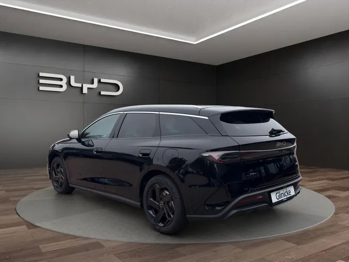 BYD SEAL 6