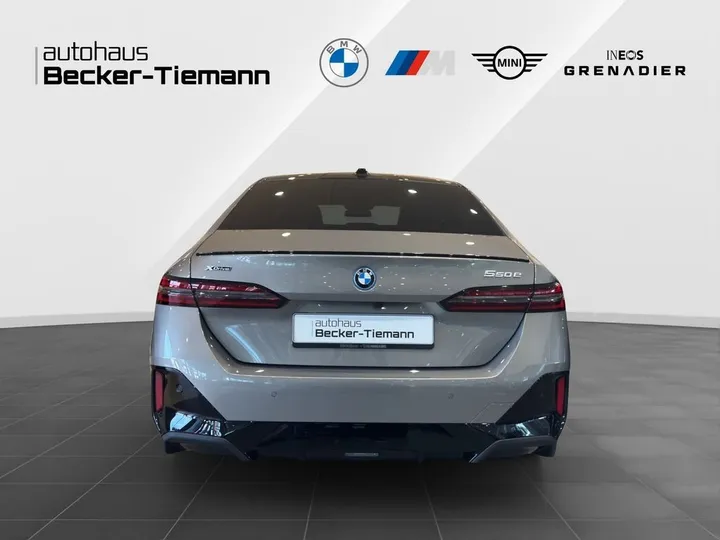 BMW 550