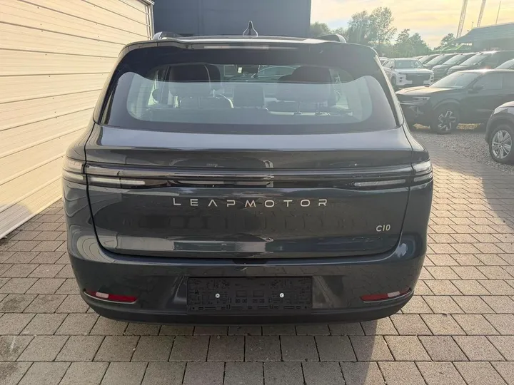 Leapmotor C10