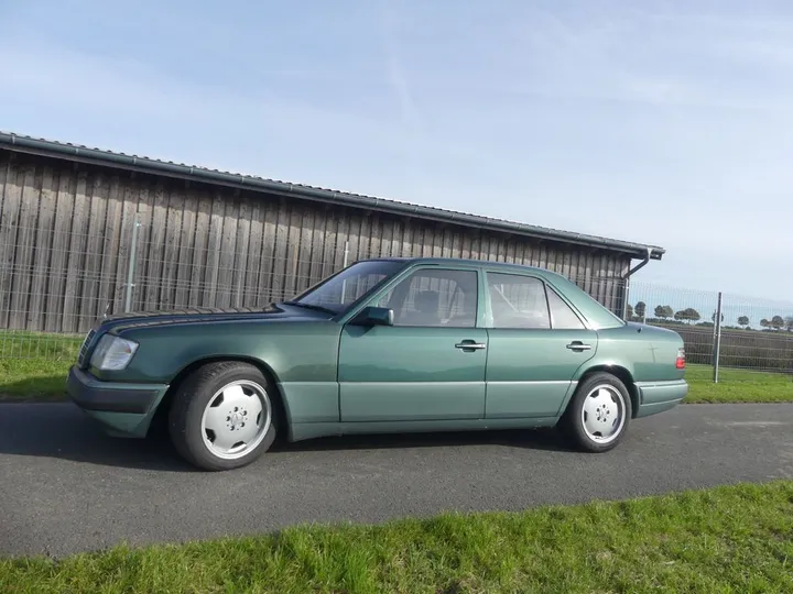 Mercedes-Benz E 280