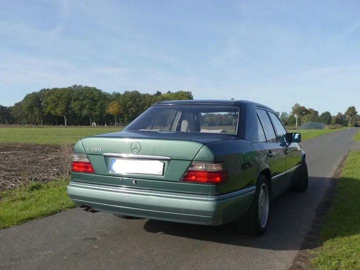 Mercedes-Benz E 280