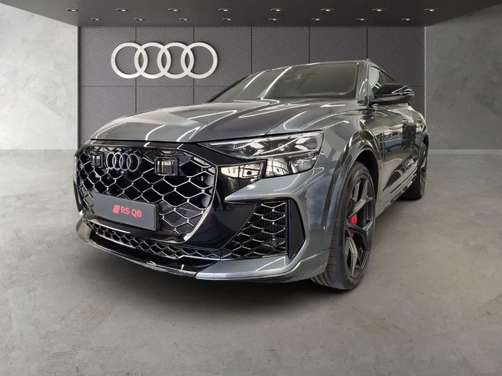 Audi RSQ8