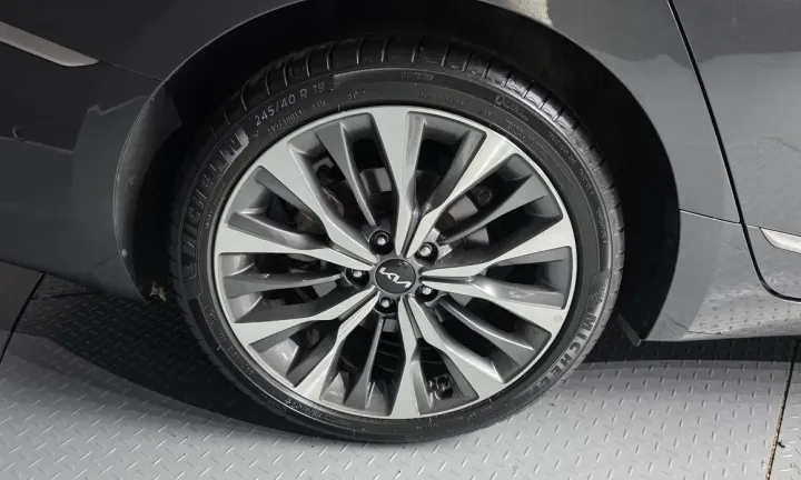 Kia K8