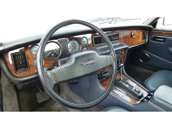 Jaguar XJ