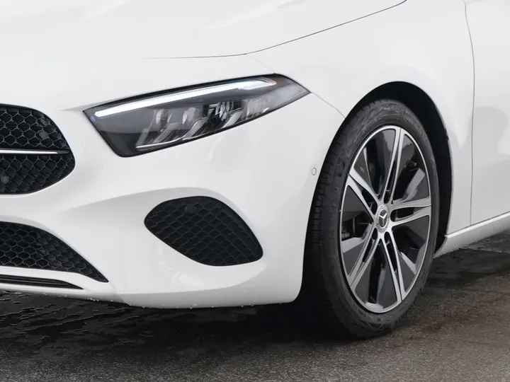 Mercedes-Benz A 220
