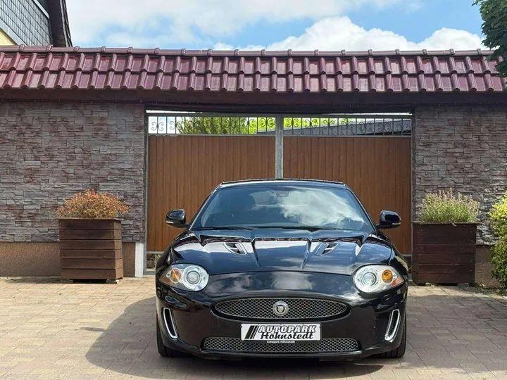 Jaguar XKR