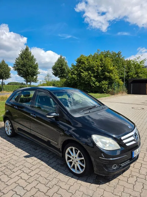 Mercedes-Benz 200