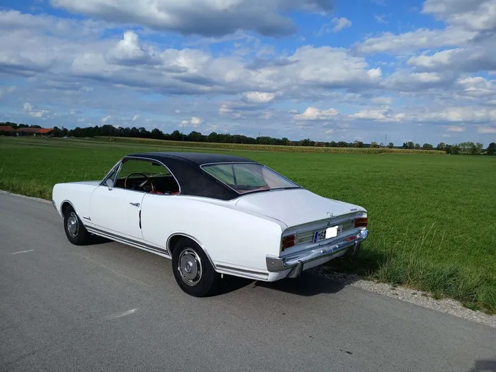 Opel Commodore