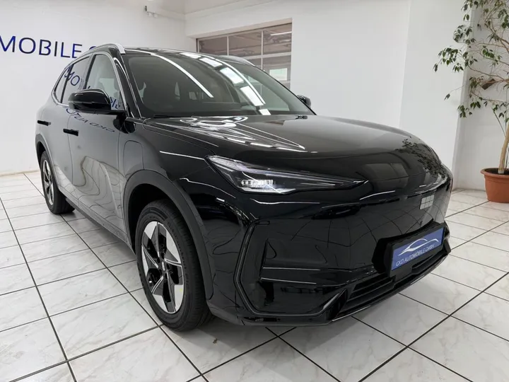 Geely E5