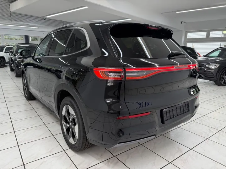 Geely E5