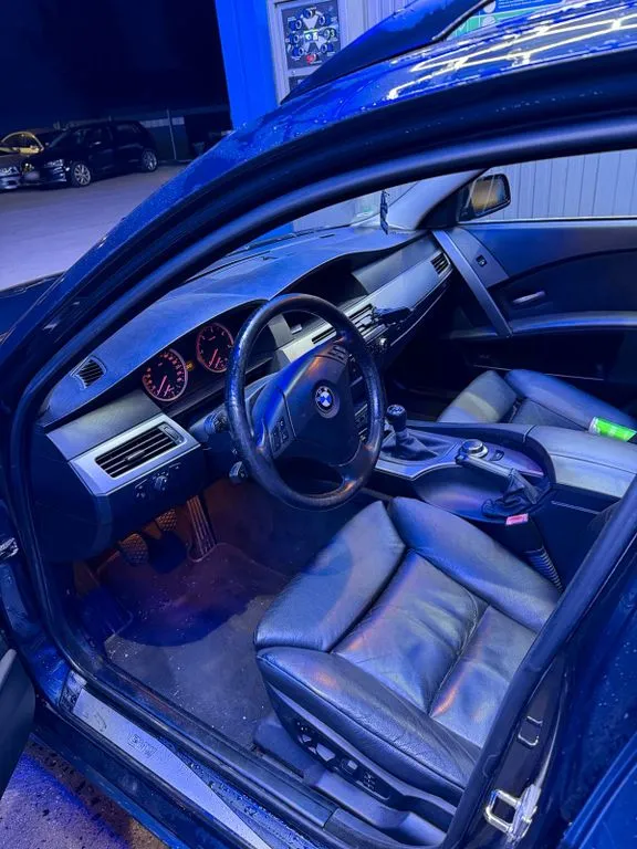 BMW 525