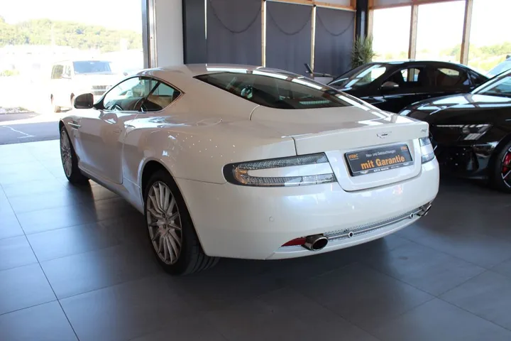 Aston Martin DB9
